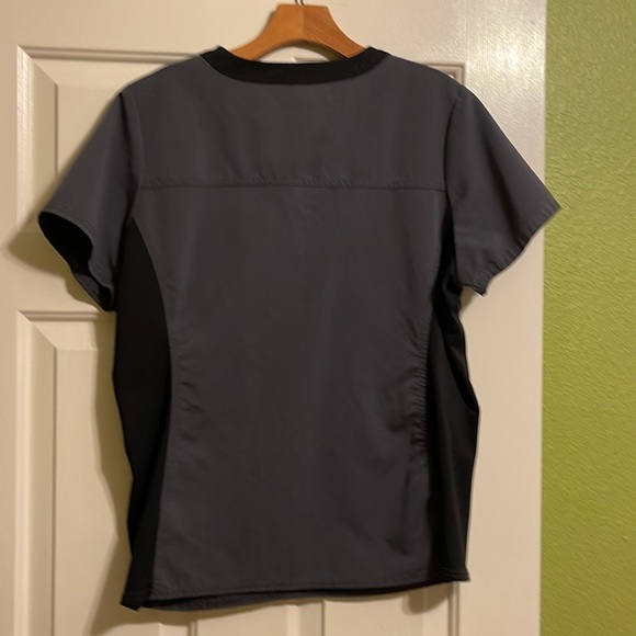 ScrubStar V Neck Scrubs Top Size Medium - Picture 5 of 5